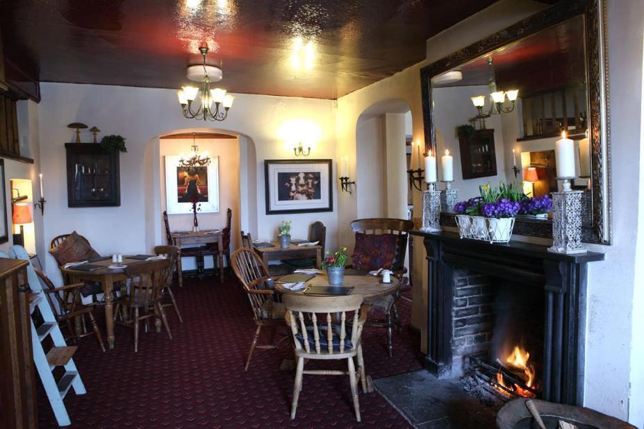 Badgers Inn Petworth Eksteriør billede